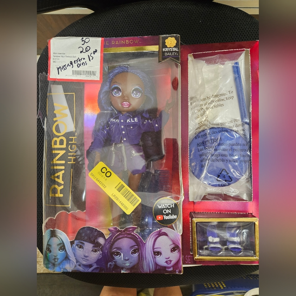 New Rainbow High Krystal Bailey Doll w/ Accessories (Missing Extra Dress)